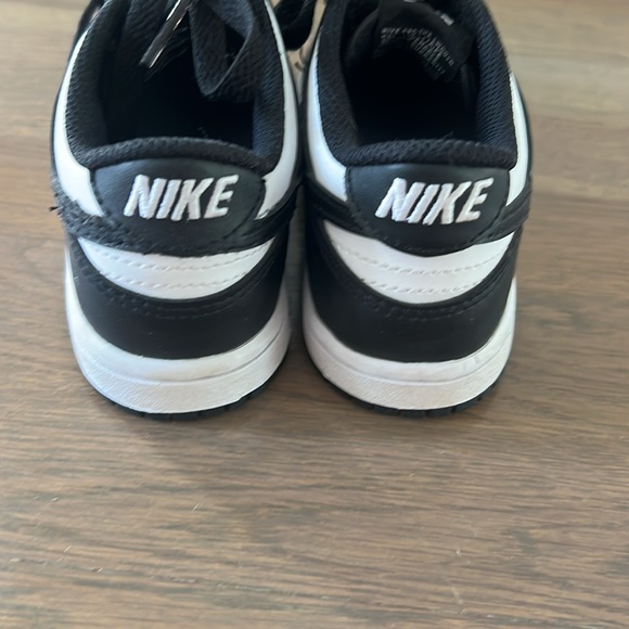 100% Authentic Nike Dunk Low Little Kids Sneakers Size 12C - Picture 3 of 5